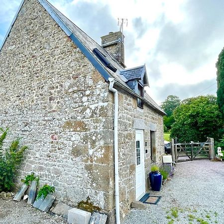 Le Petit Fleur - The Little Flower, Cosy Cottage Saint-Michel-de-Montjoie 외부 사진
